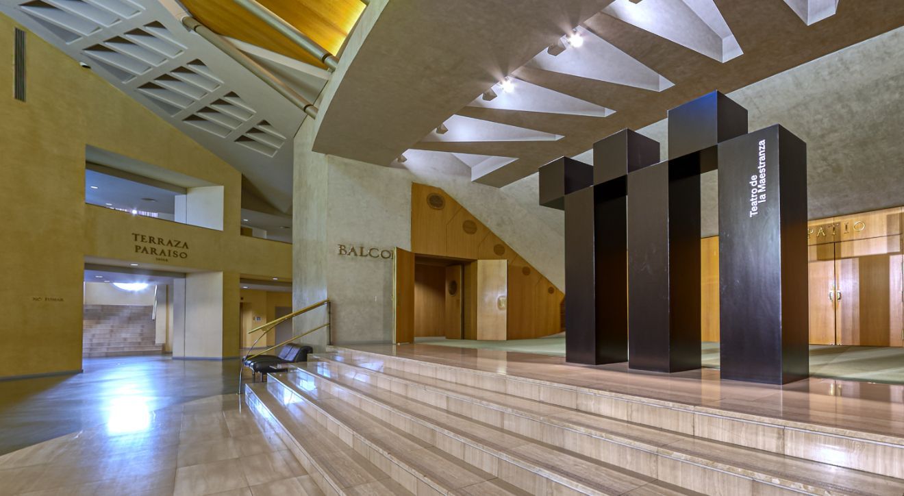 Foyer of Teatro de la Meastranza &copy; Guillermo Mendo