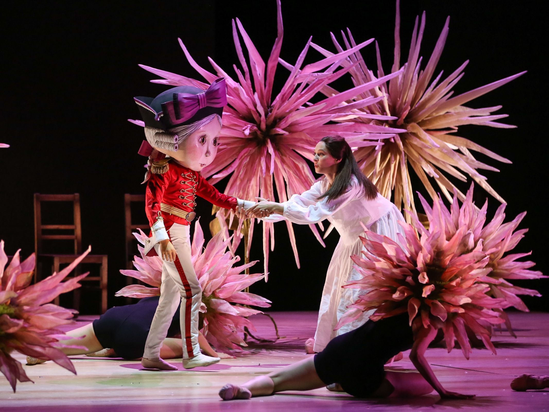 Christopher Krasnansky (Prinz Nussknacker) und Mila Schmidt (Jolanthe) &copy; Ashley Taylor | Wiener Staatsballett