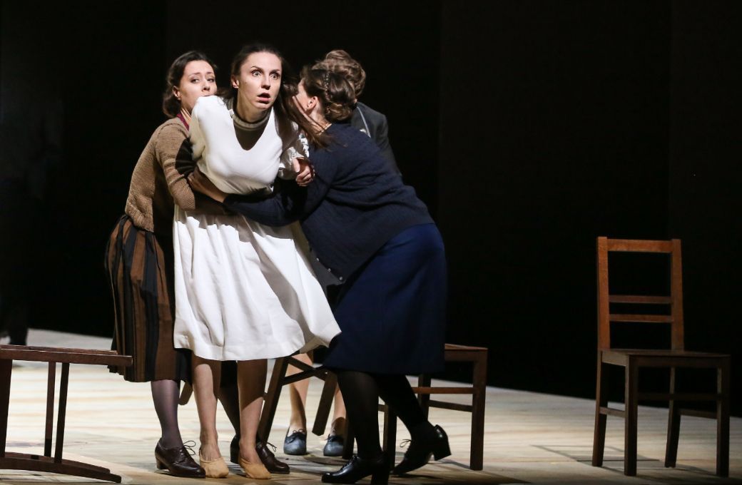 Annelie Sophie M&uuml;ller (Laura), Olesya Golovneva (Jolanthe), Anita G&ouml;tz (Brigitte) &copy; Barbara P&aacute;lffy | Volksoper Wien