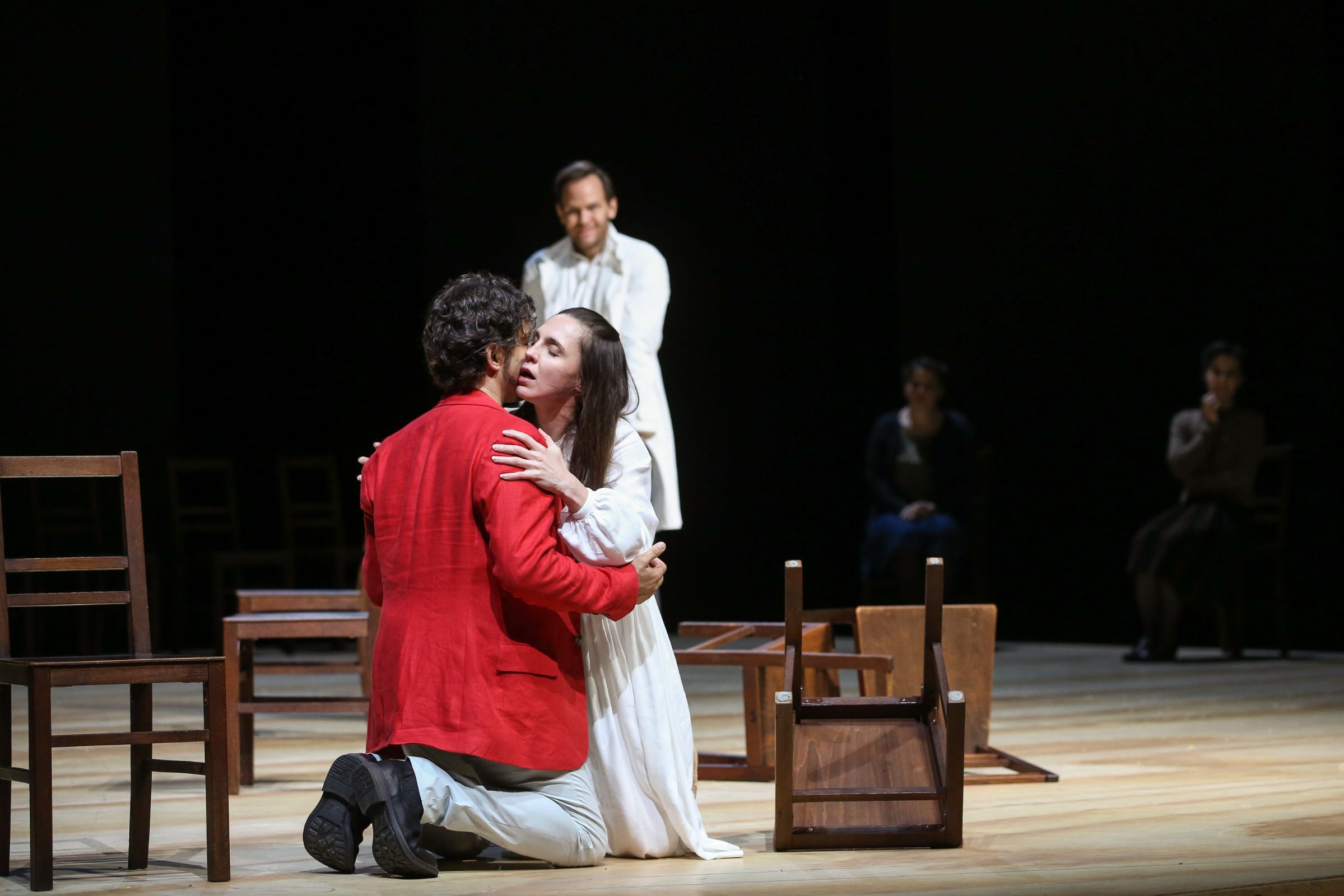 Olesya Golovneva (Jolanthe), Georgy Vasiliev (Graf Vaudemont), Szymon Komasa (Ibn Hakia) &copy; Barbara Pálffy | Volksoper Wien