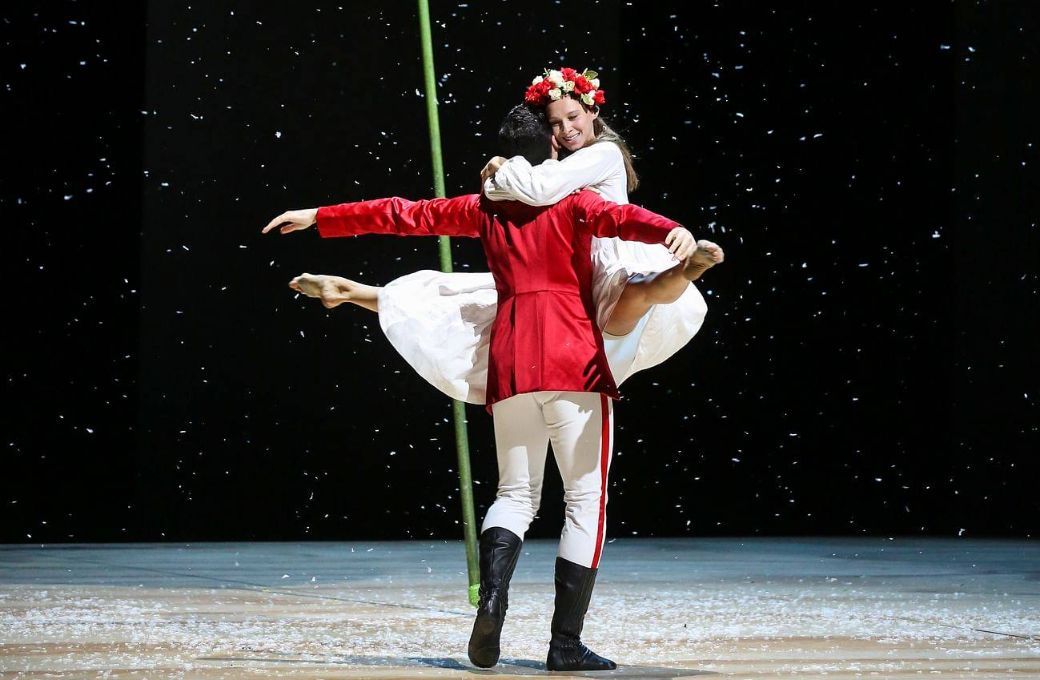 Mila Schmidt (Jolanthe) und Felipe Vieira (Prinz Nussknacker) &copy; Ashley Taylor | Wiener Staatsballett