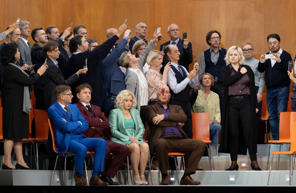 Lauri Vasar (Gunther), Andreas Schager, Mandy Fredrich (Gutrune), Mika Kares (Hagen), Anja Kampe &copy; Monika Rittershaus
