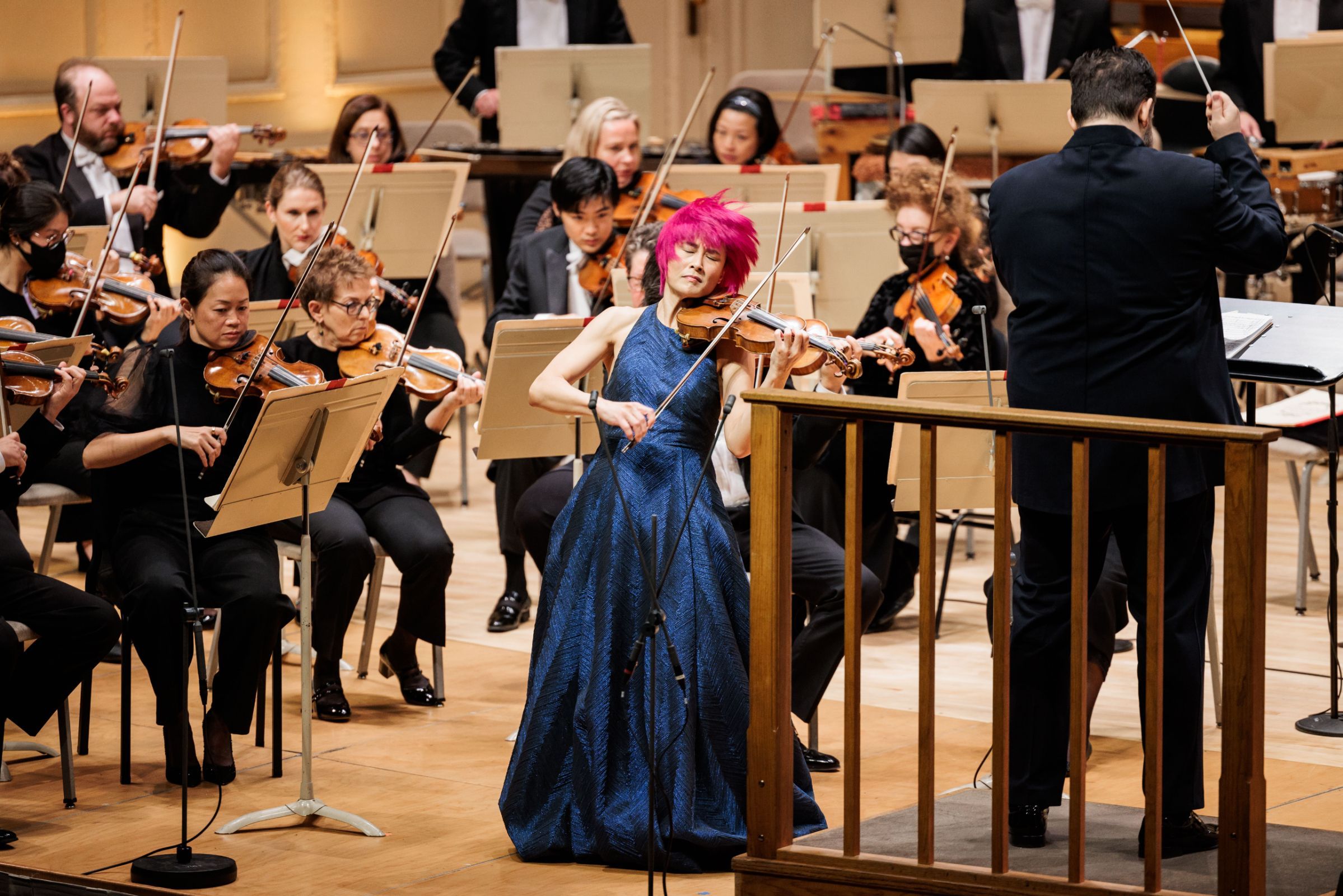 Jennifer Koh and the Boston Symphony &copy; Aram Boghosian