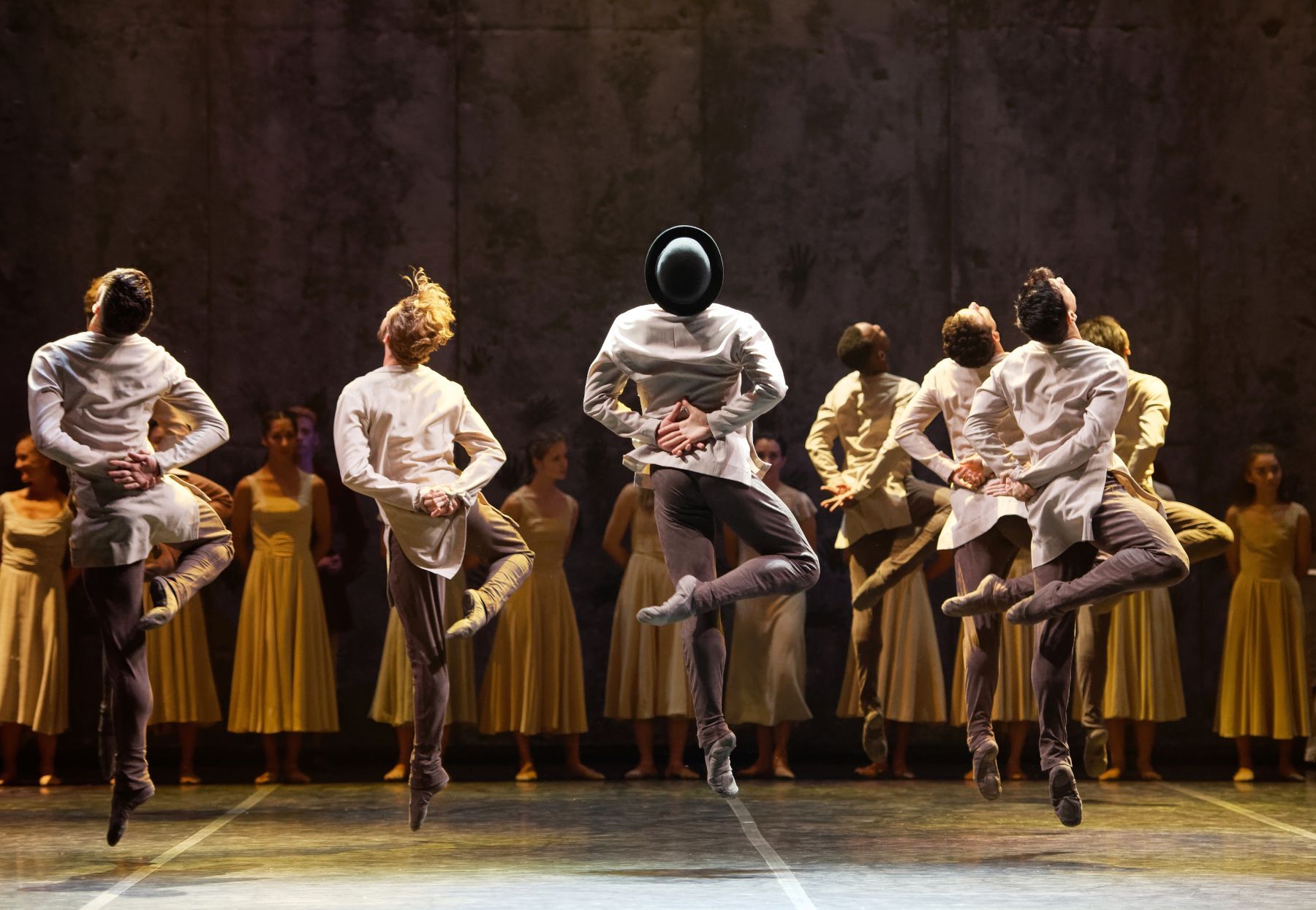 L'English National Ballet dans <i>Giselle</i> d'Akram Khan &copy; Jason Bell