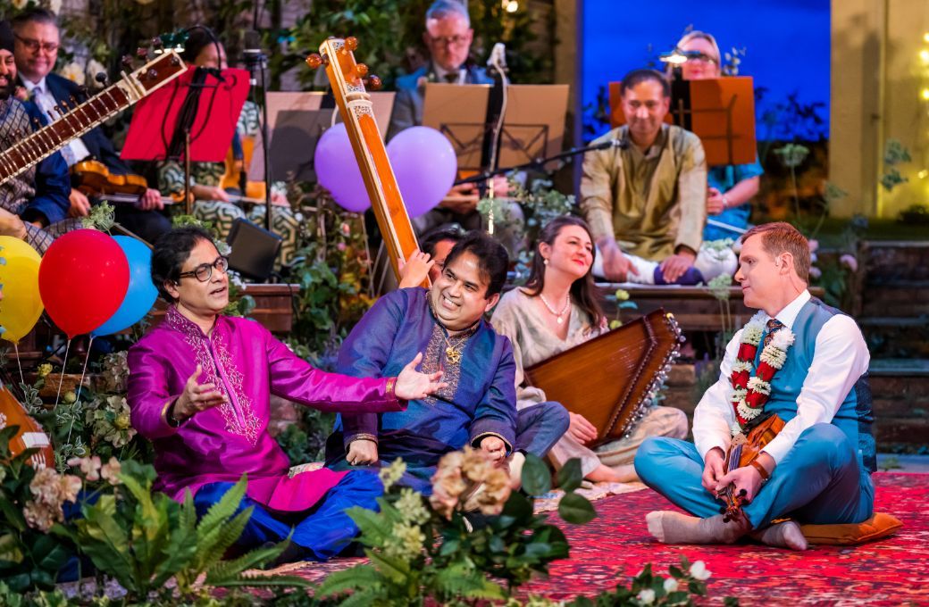 Chiranjeeb Chakraborty, Vijay Rajput, C&eacute;line Saout on swarmandal, Nicholas Watts as Orpheus &copy; Tristram Kenton