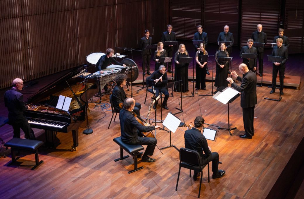 James Wood dirigiert Het Collectief und Collegium Vocale Gent © Marieke Wijntjes