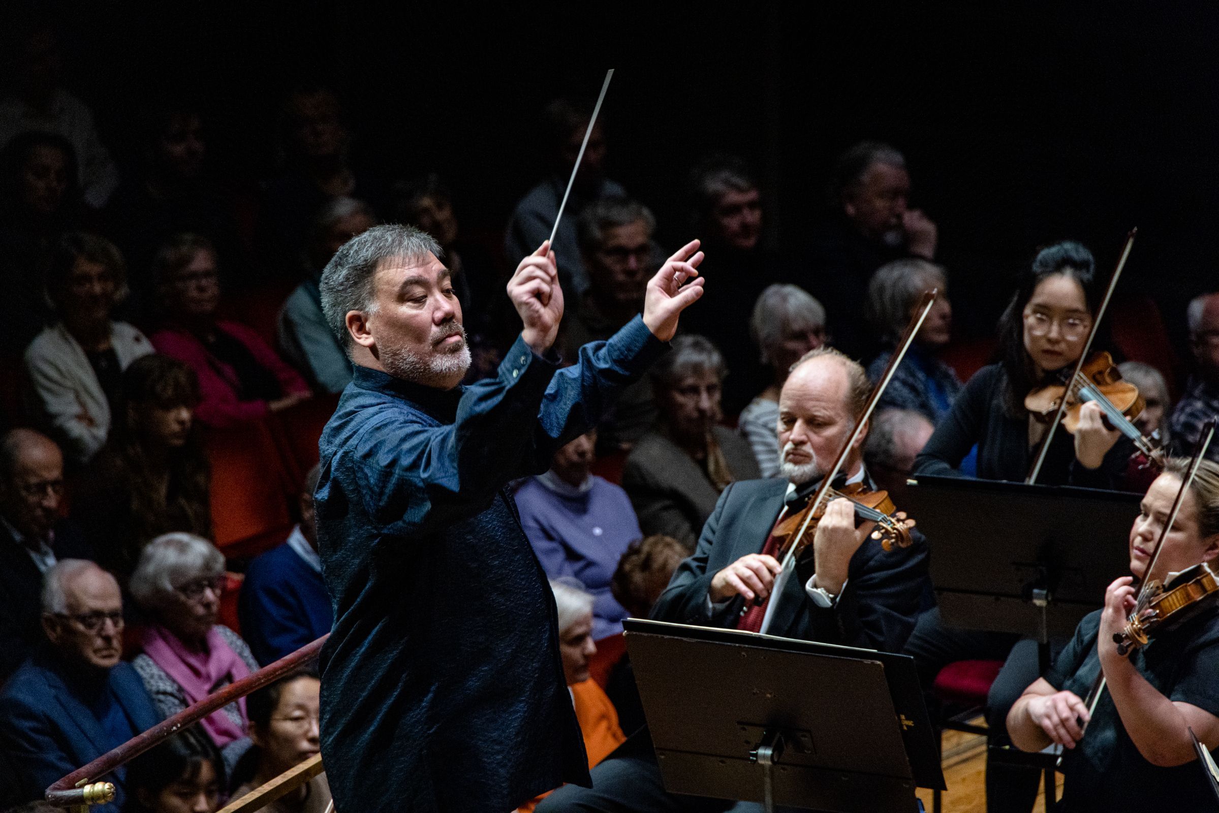 Alan Gilbert conducts the Royal Stockholm Philharmonic Orchestra &copy; Yanan Li