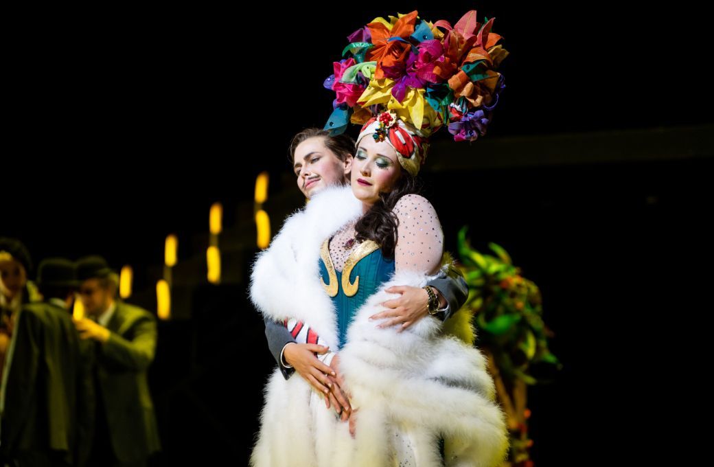 Kiandra Howarth (Alcina) und Nina van Essen (Ruggiero) © Clemens Heidrich