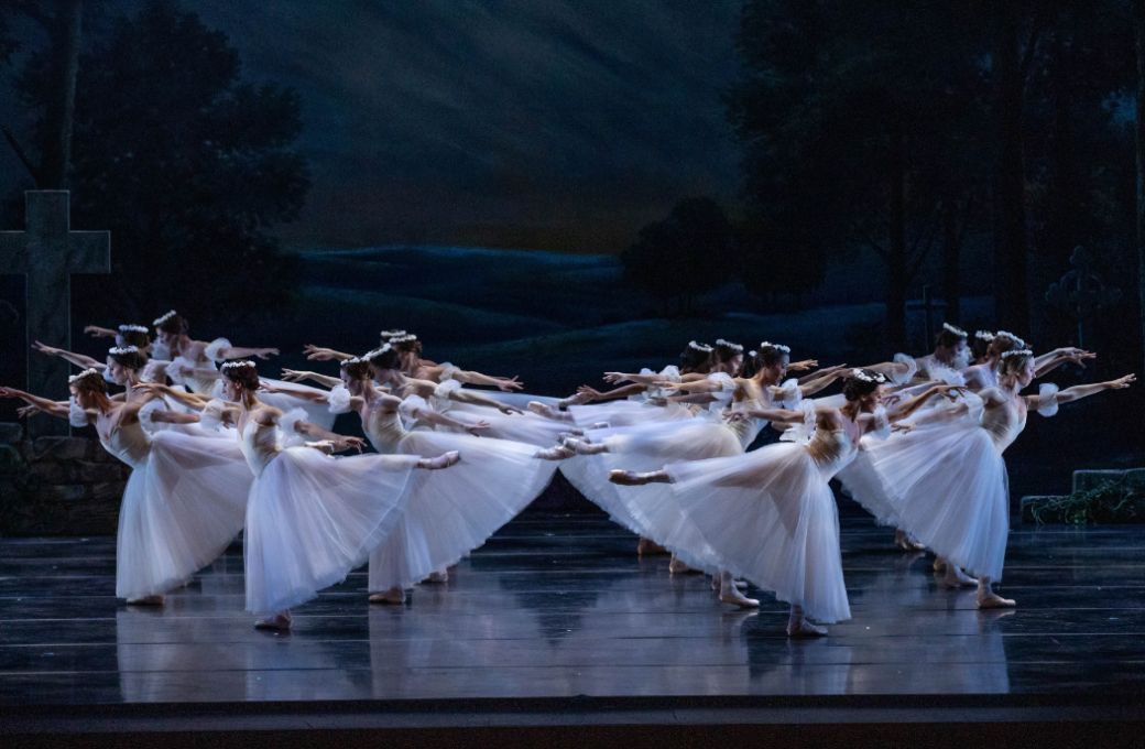 KC Ballet Dancers in <i>Giselle</i> &copy; Brett Pruitt &amp; East Market Studios