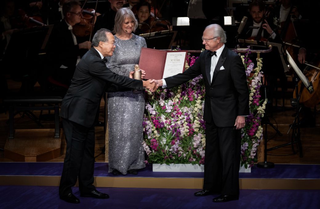 Yo-Yo Ma receives the Birgit Nilsson Prize from Carl XVI Gustaf &copy; Markus G&aring;rder