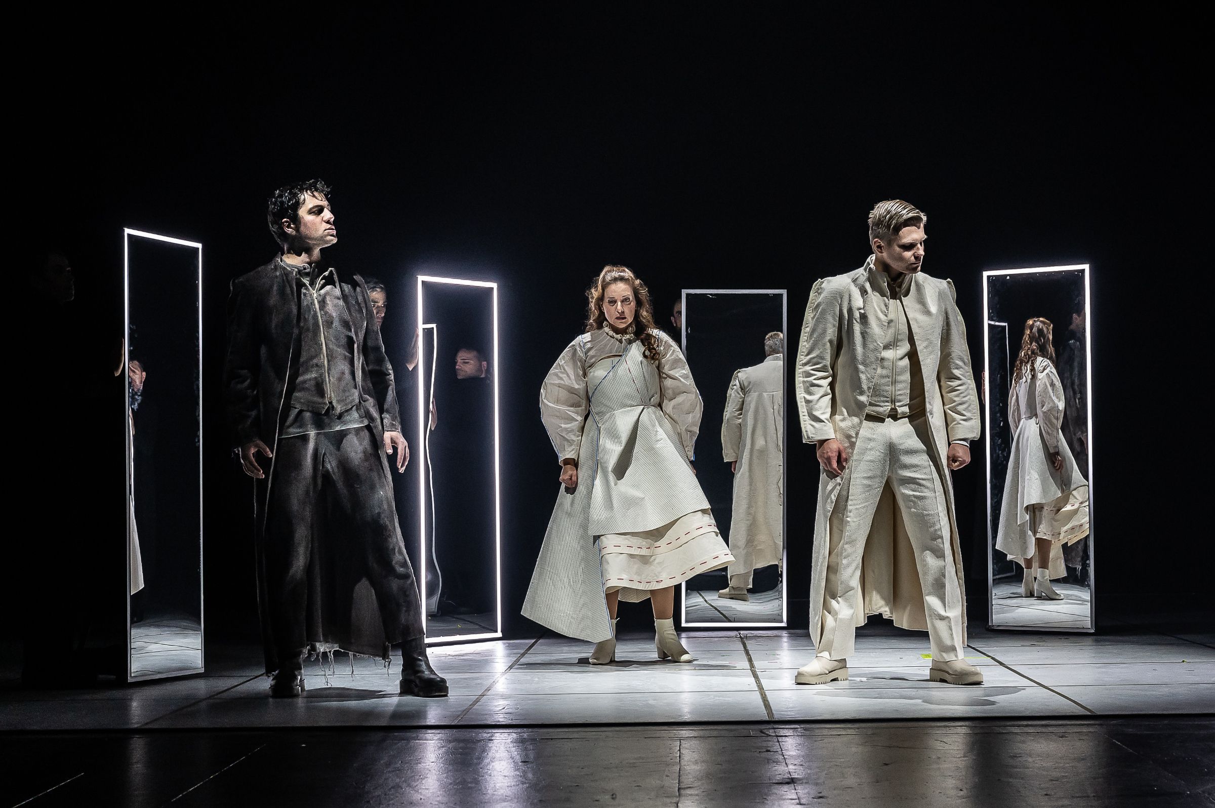 Giorgi Manoshvili (Calibano), Jade Phoenix (Ariele) and Nikolay Zemlianskikh (Prospero) &copy; Clive Barda | ArenaPAL