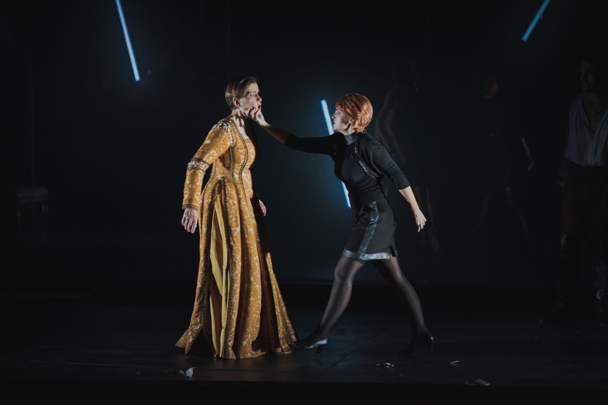 Kristina Hammarström (Bradamante) and Lucía Martín-Cartón (Morgana) © Michele Monasta | Maggio Musicale Fiorentino