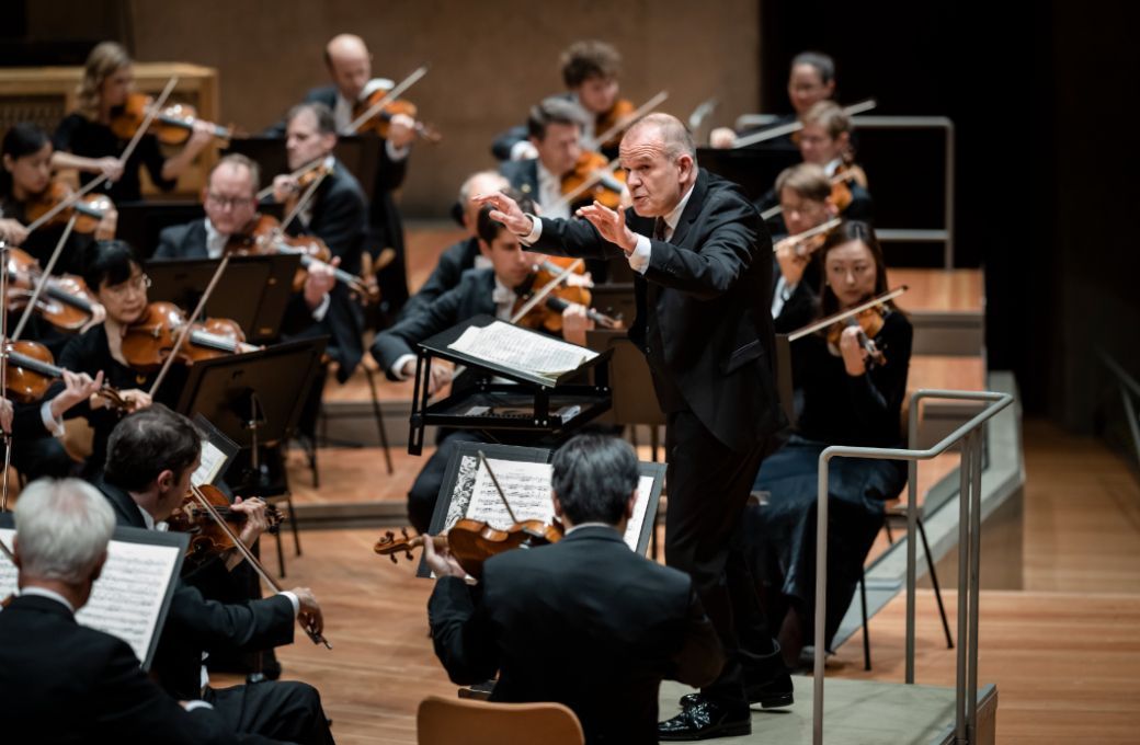 François-Xavier Roth dirige les Berliner Philharmoniker &copy; Stephan Rabold