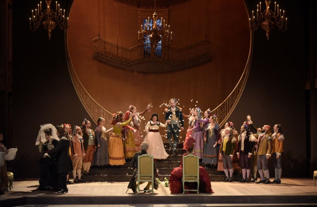 A scene from James Gray's staging of "The Marriage of Figaro" - LA Opera &copy; Vincent Pontet/Theatre des Champs-Elysees
