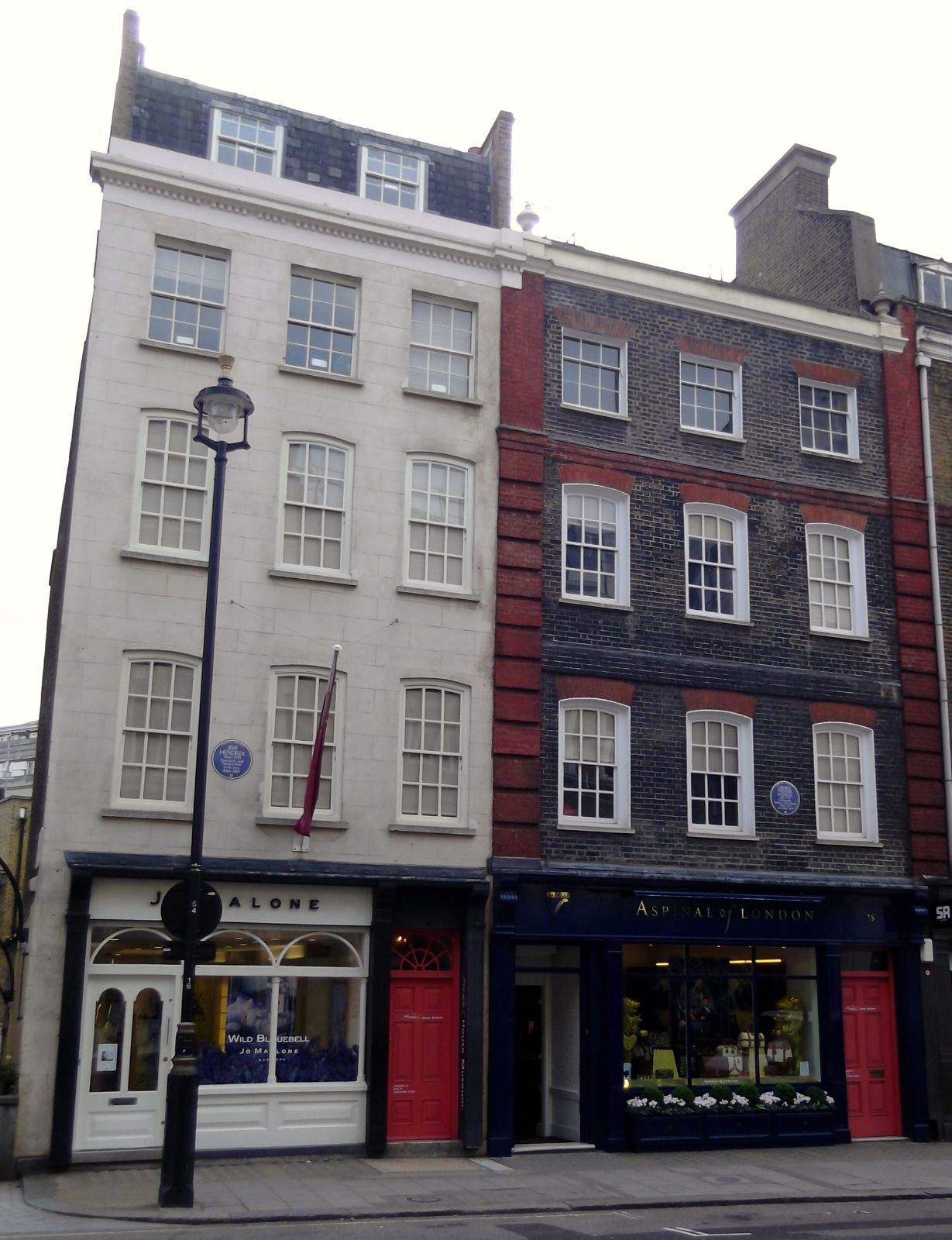 Handel &amp; Hendrix in London &copy; David Holt | Wikimedia Commons