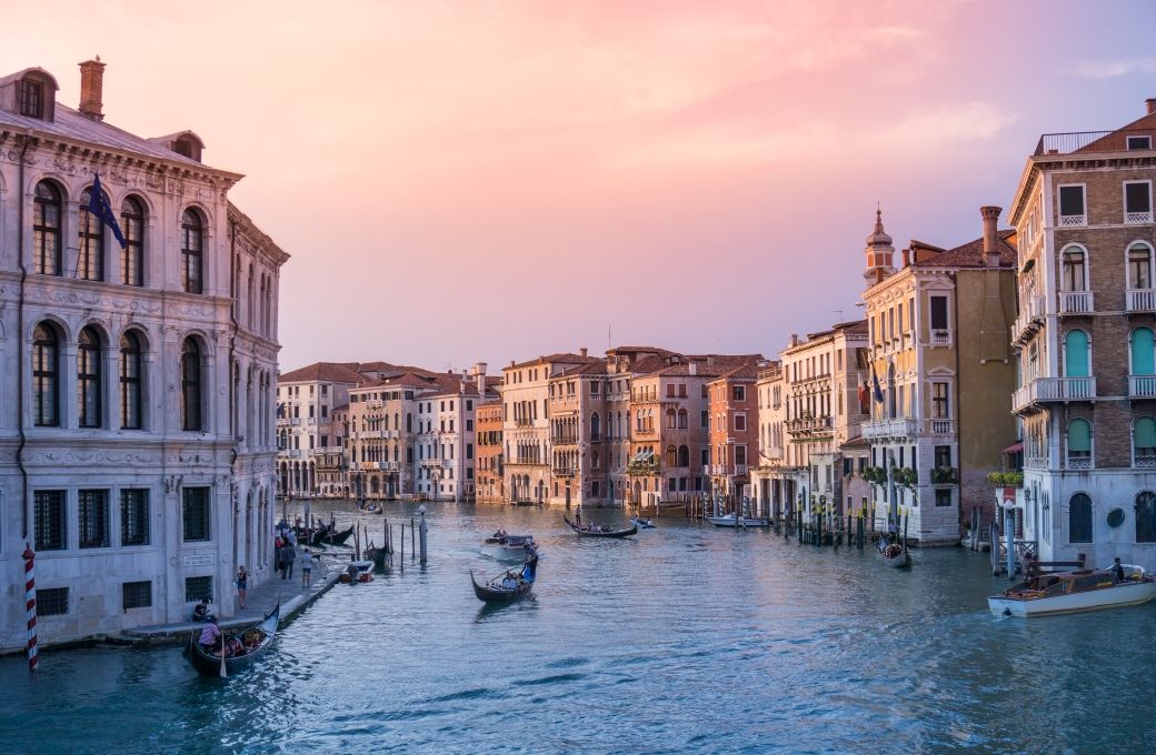 Venice, Italy &copy; Rebe Adelaida | Unsplash
