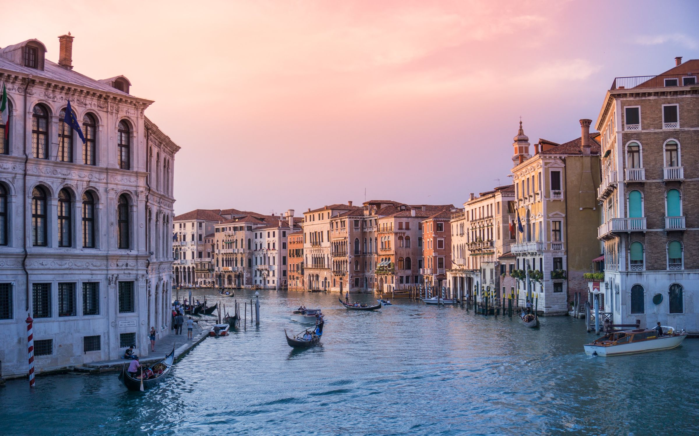 Venice, Italy &copy; Rebe Adelaida | Unsplash