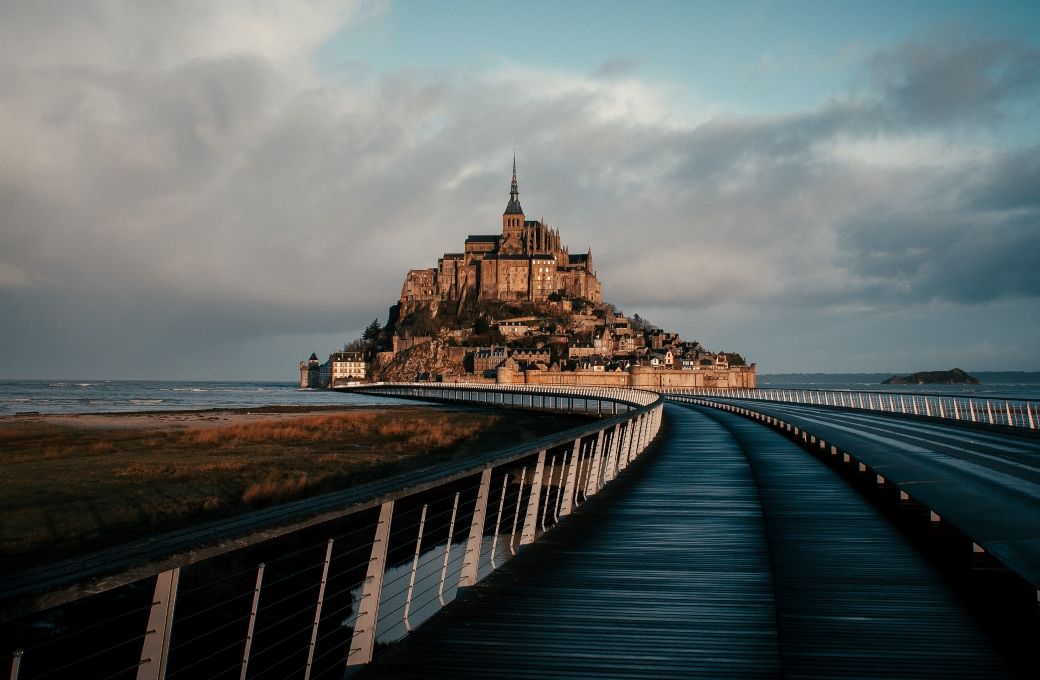 Mont-Saint-Michel, France &copy; Dylan Leagh | Pixabay