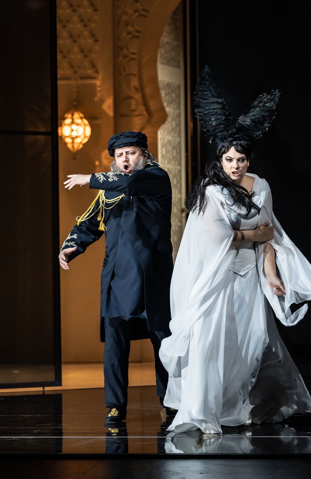Jozef Benci (King Hydraot) and Jennifer Davis (Armida) © Clive Barda | ArenaPAL