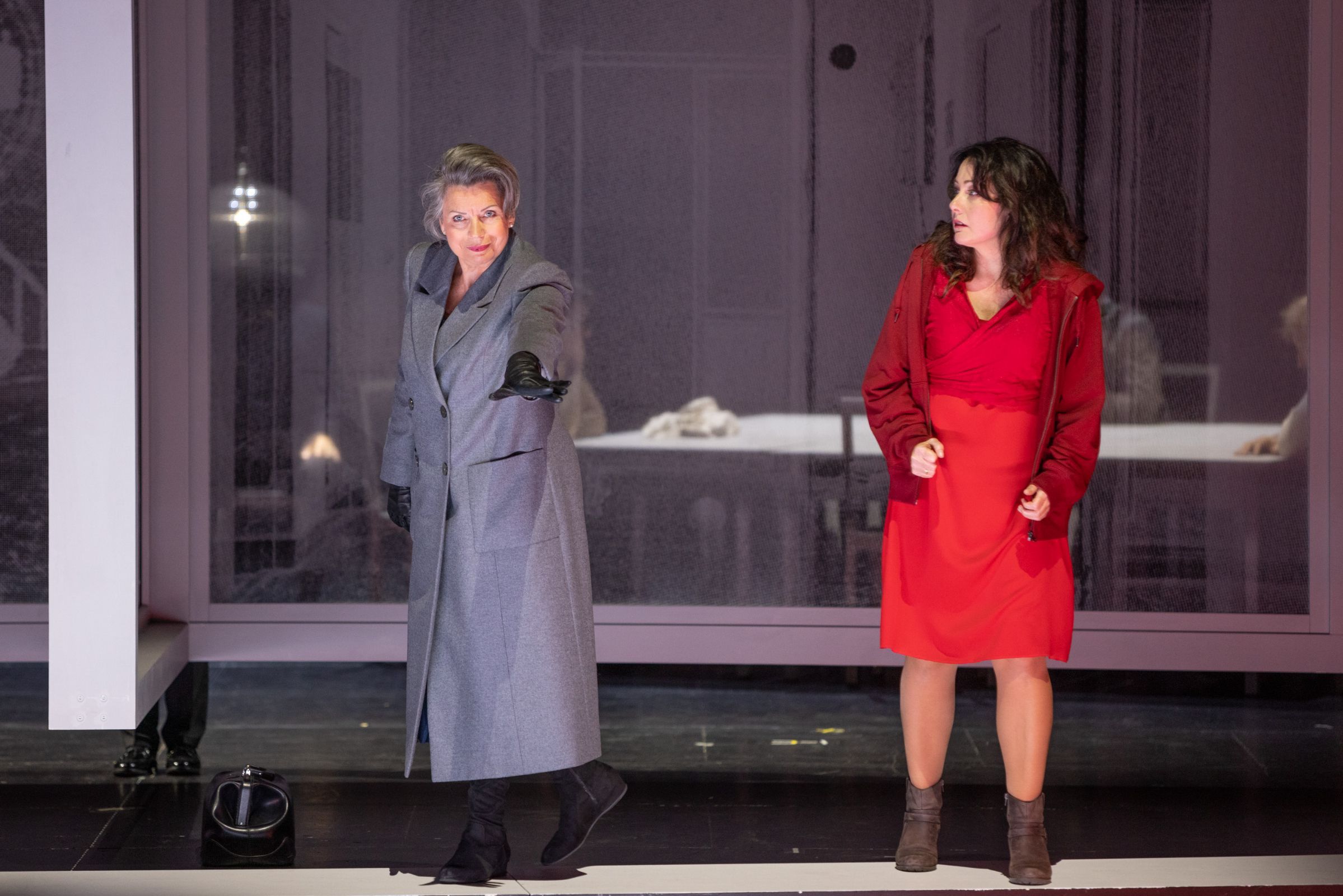 Lioba Braun (Amme) und Manuela Uhl (Färberin) &copy; Pedro Malinowski
