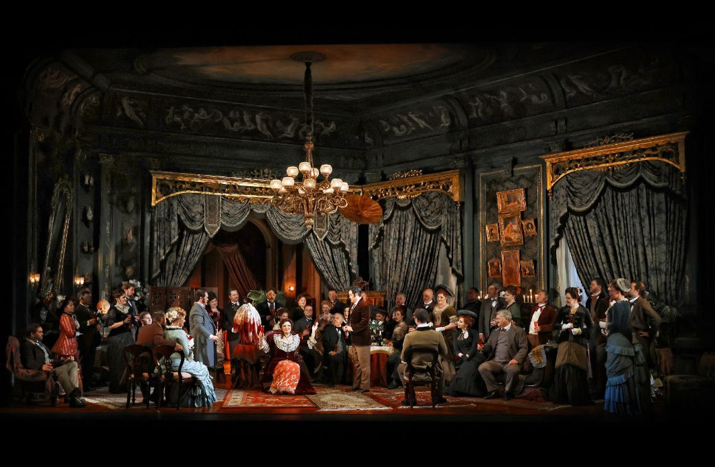 <i>La traviata</i>, Act 1 &copy; Prudence Upton