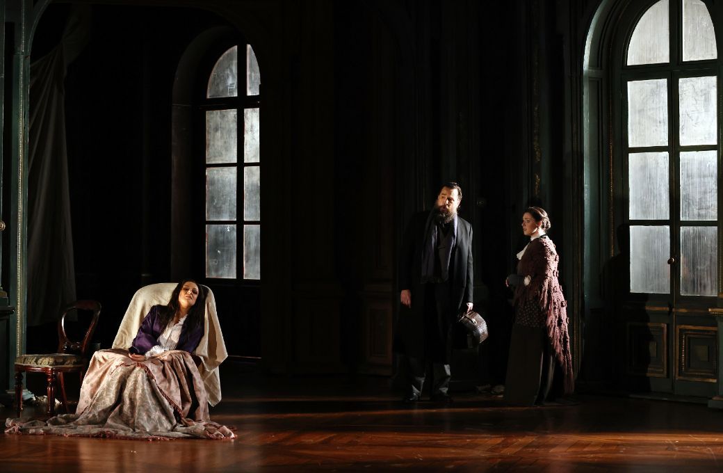 Irina Lungu (Violetta), Richard Anderson (Doctor Grenvil) and Danita Weatherstone (Annina) &copy; Prudence Upton
