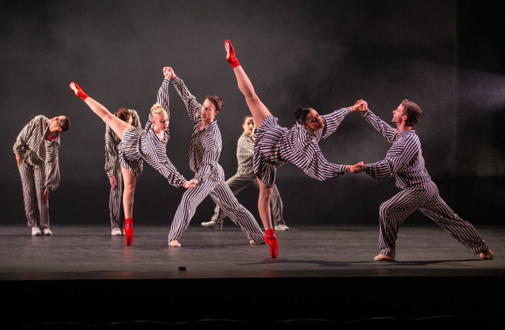 Twyla Tharp's <i>In the Upper Room</i> &copy; Benjamin Miller