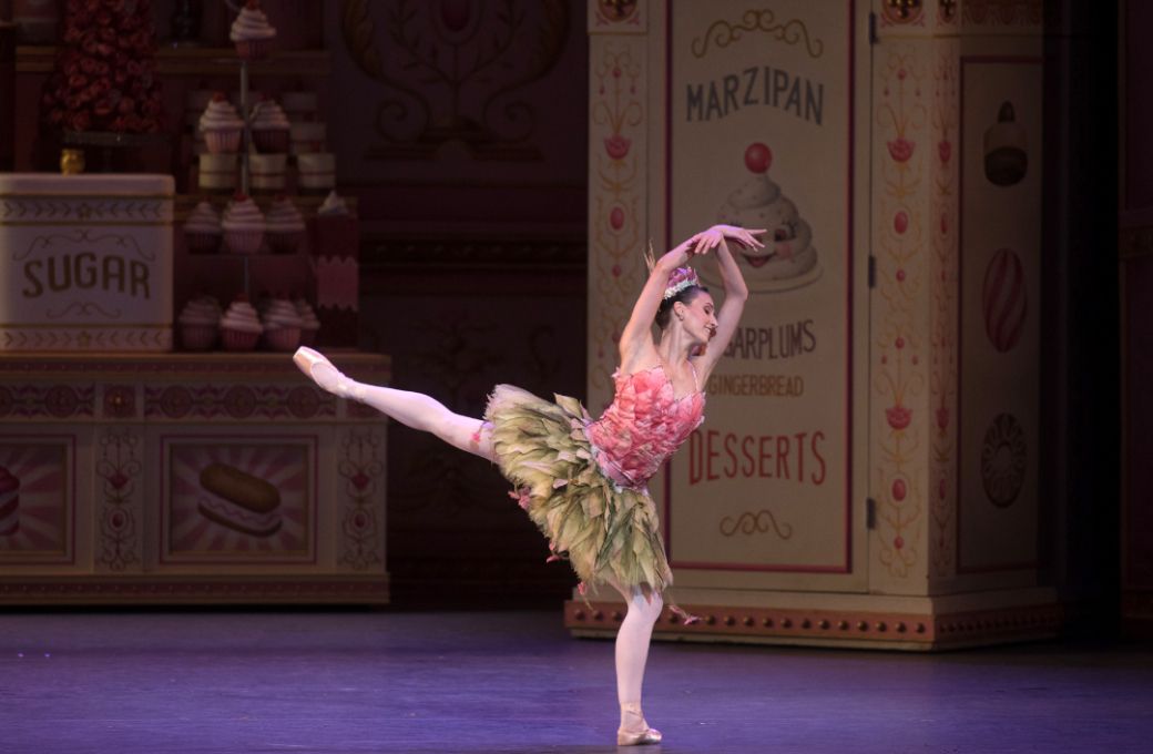 Devon Teuscher in <i>Whipped Cream</i> © Rosalie O’Connor