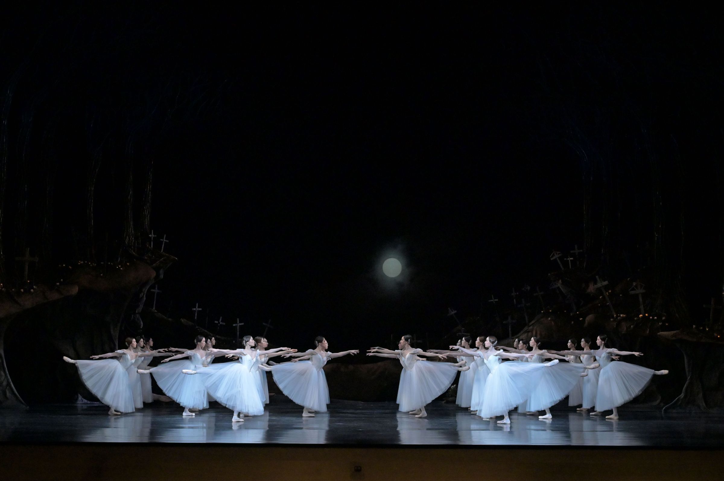 The Wilis, Act 2 &copy; Takashi Shikama