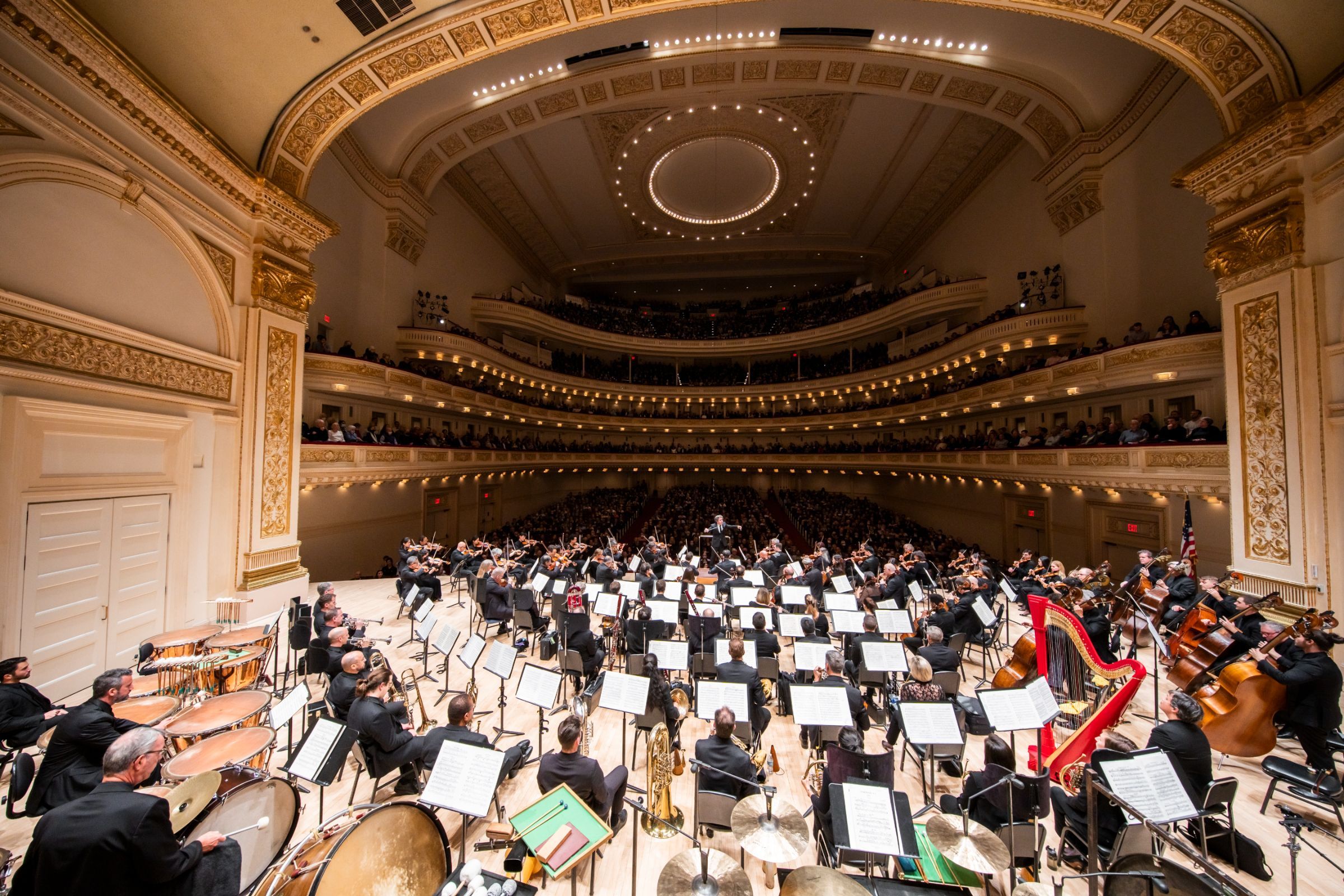 Gustavo Dudamel conducts the LA Phil in Carnegie Hall © Chris Lee