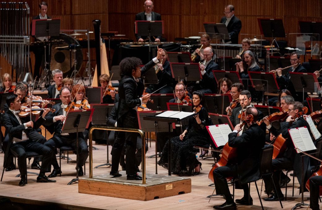 Rafael Payare conducts the Orchestre symphonique de Montr&eacute;al &copy; Antoine Saito