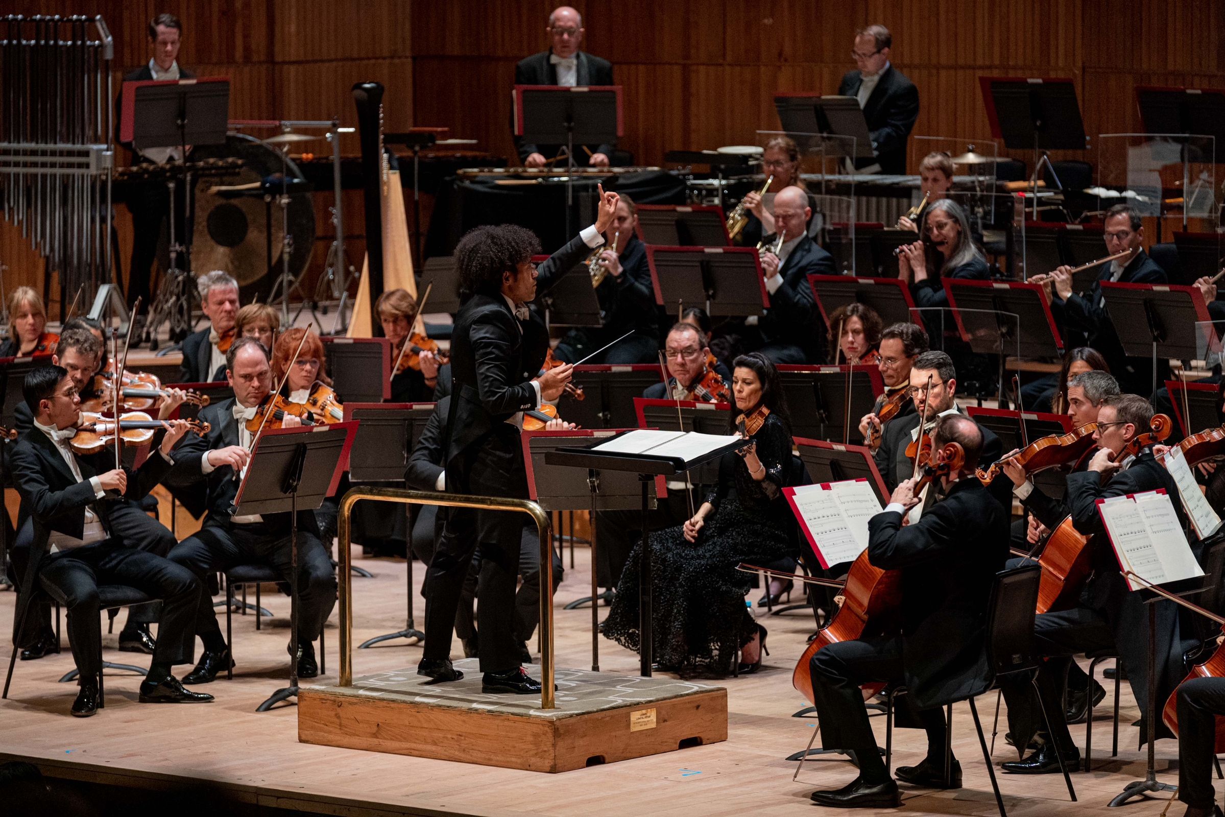 Rafael Payare conducts the Orchestre symphonique de Montréal &copy; Antoine Saito