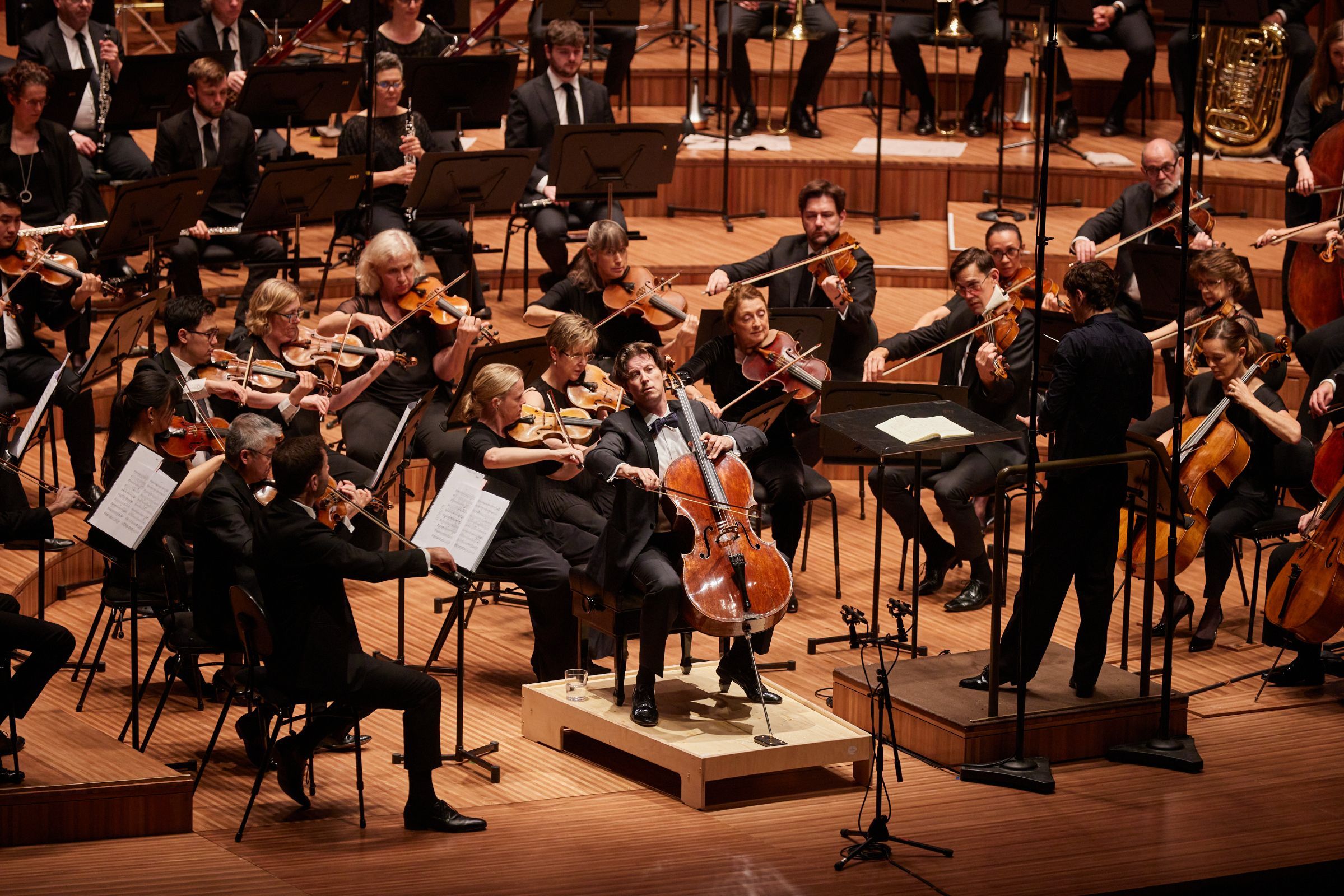 Daniel Müller-Schott and the Sydney Symphony Orchestra &copy; David Swift