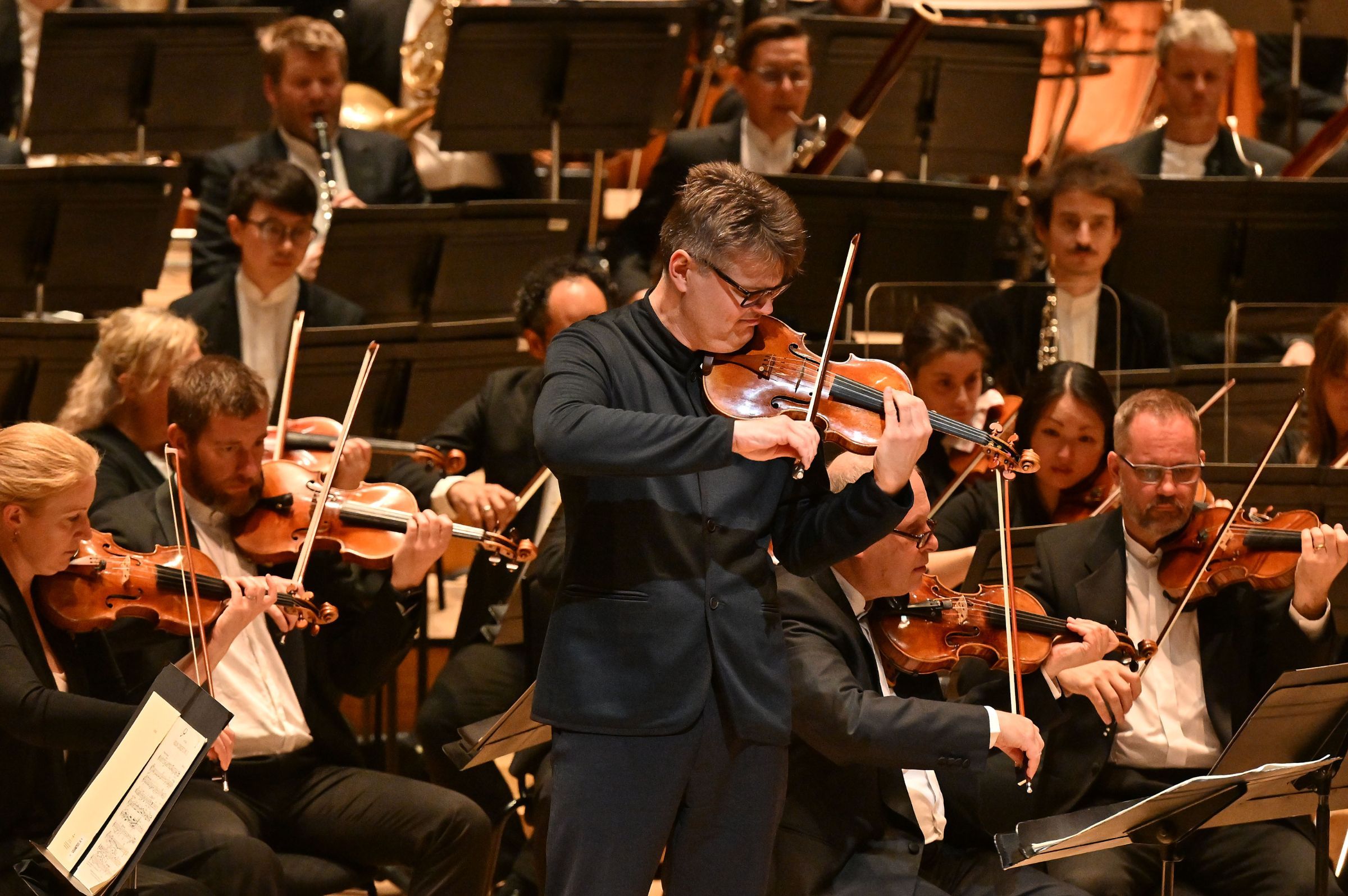 Roman Simović and the London Symphony Orchestra &copy; Mark Allan | LSO
