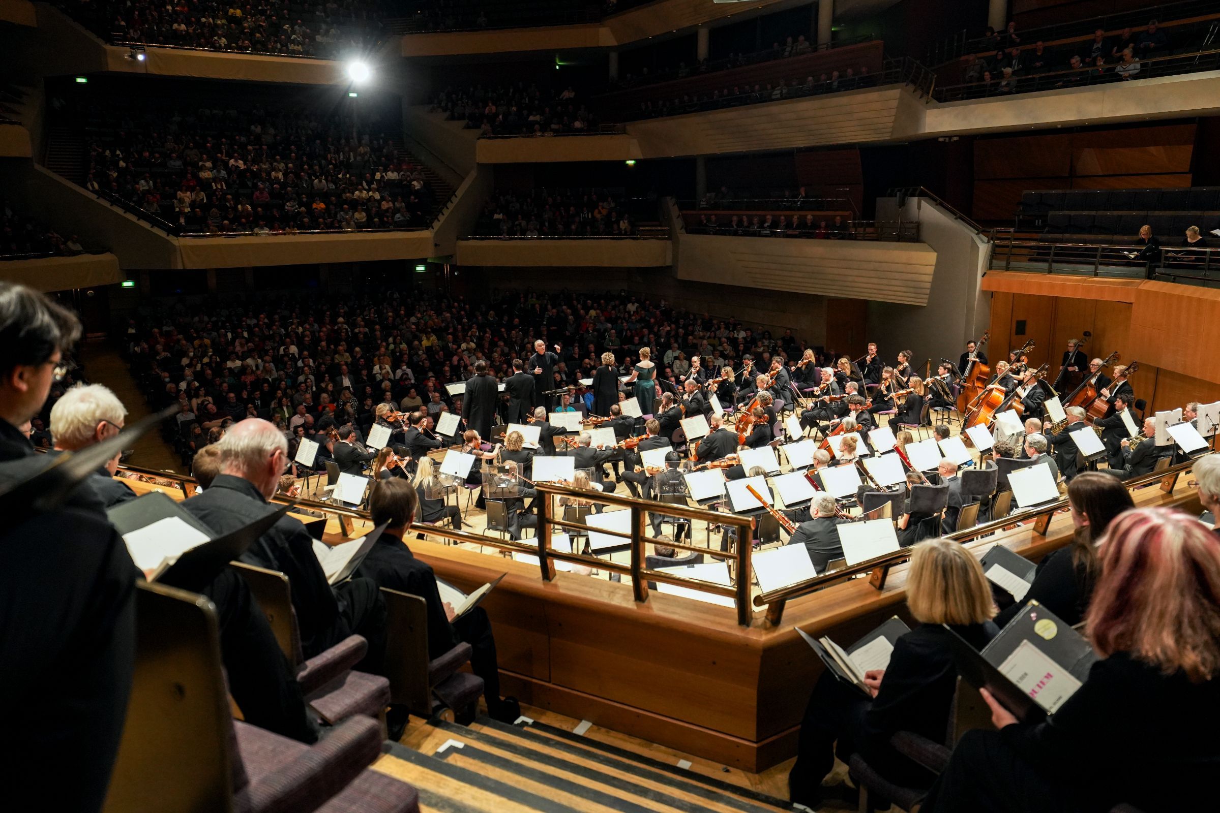 Sir Mark Elder conducts The Hallé and Hallé Choir &copy; Bill Lam | The Hallé