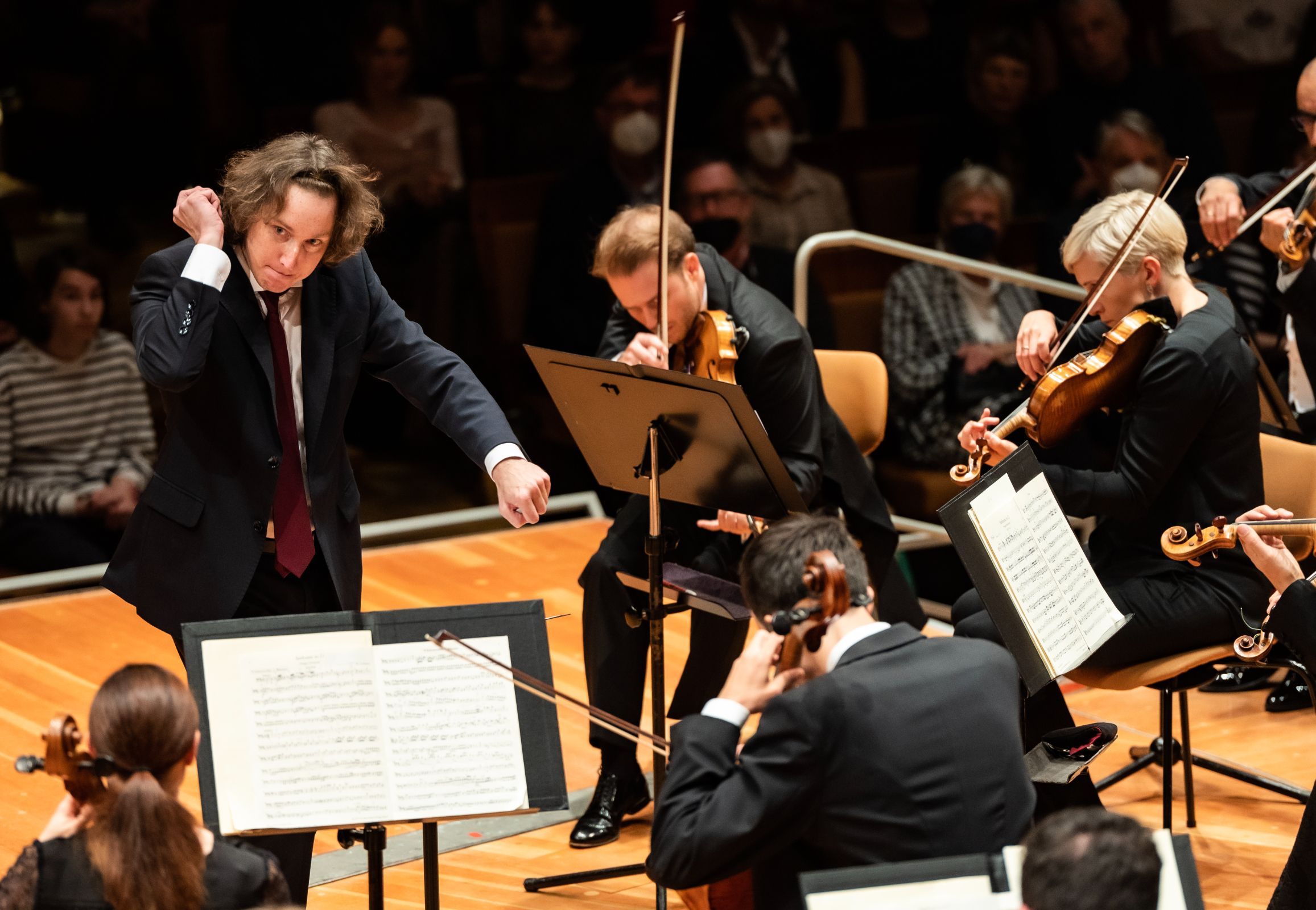 Maxim Emelyanychev dirige les Berliner Philharmoniker &copy; Bettina Stöss