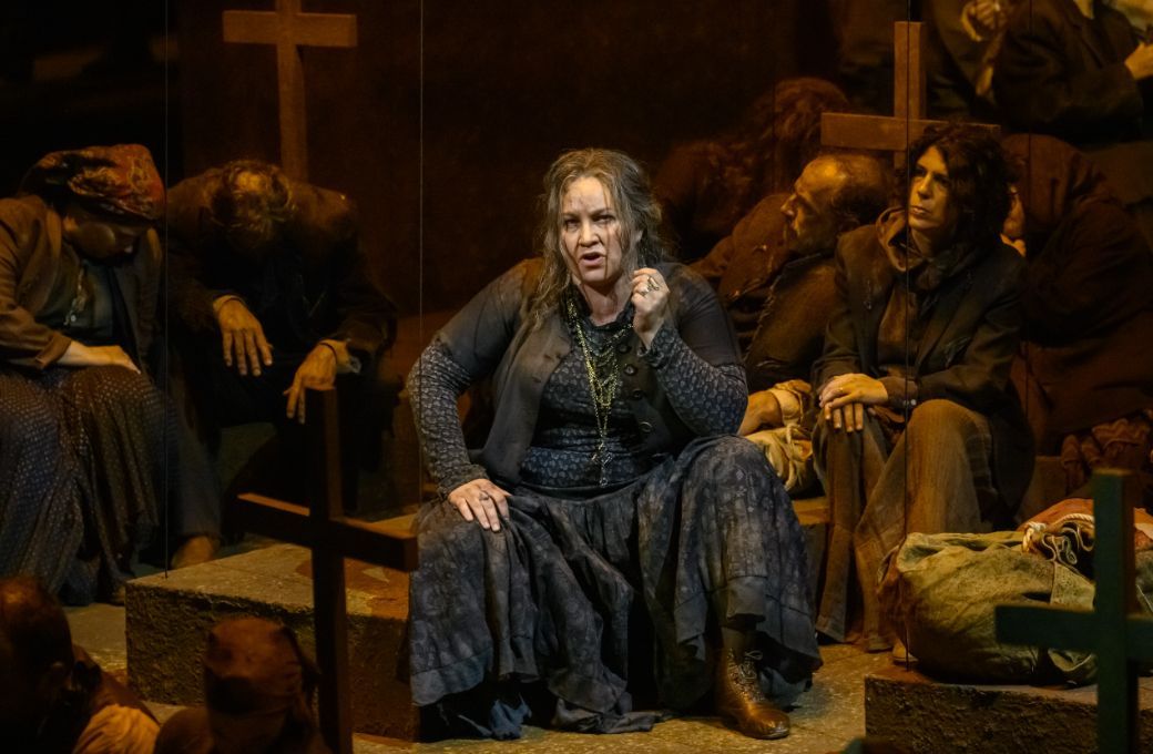 La mezzo Ksenia Dudnikova como Azucena &copy; A.Bofill | Gran Teatre del Liceu