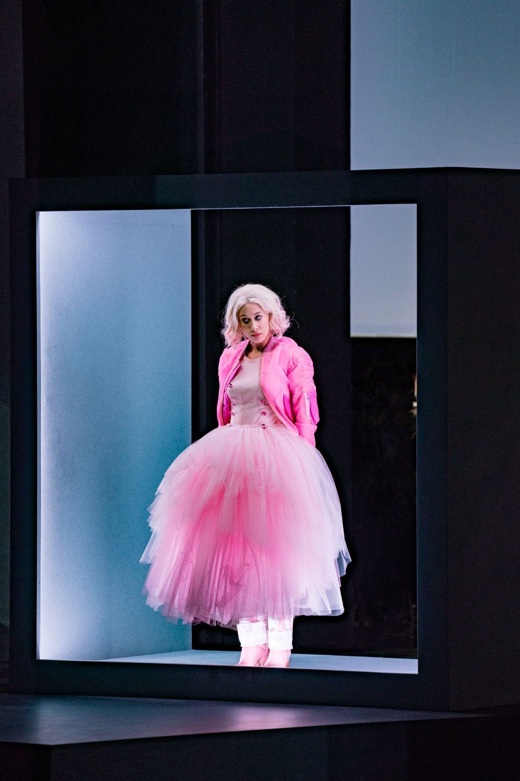 Maya Yahav Gour in <i>Der Zwerg</i> at DNO &copy; Marco Borggreve