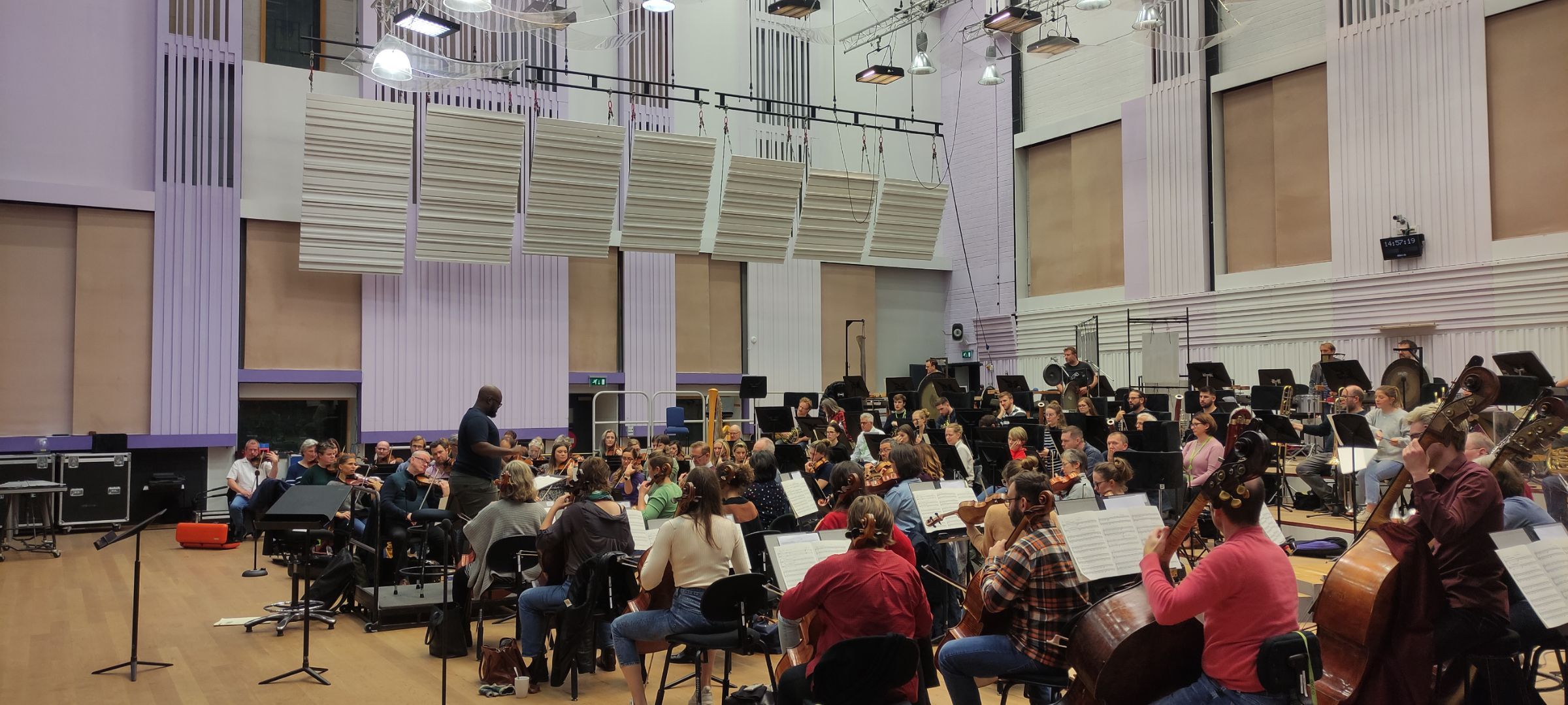 Vimbayi Kaziboni in rehearsal with the BBC Philharmonic © Bachtrack | Lawrence Dunn