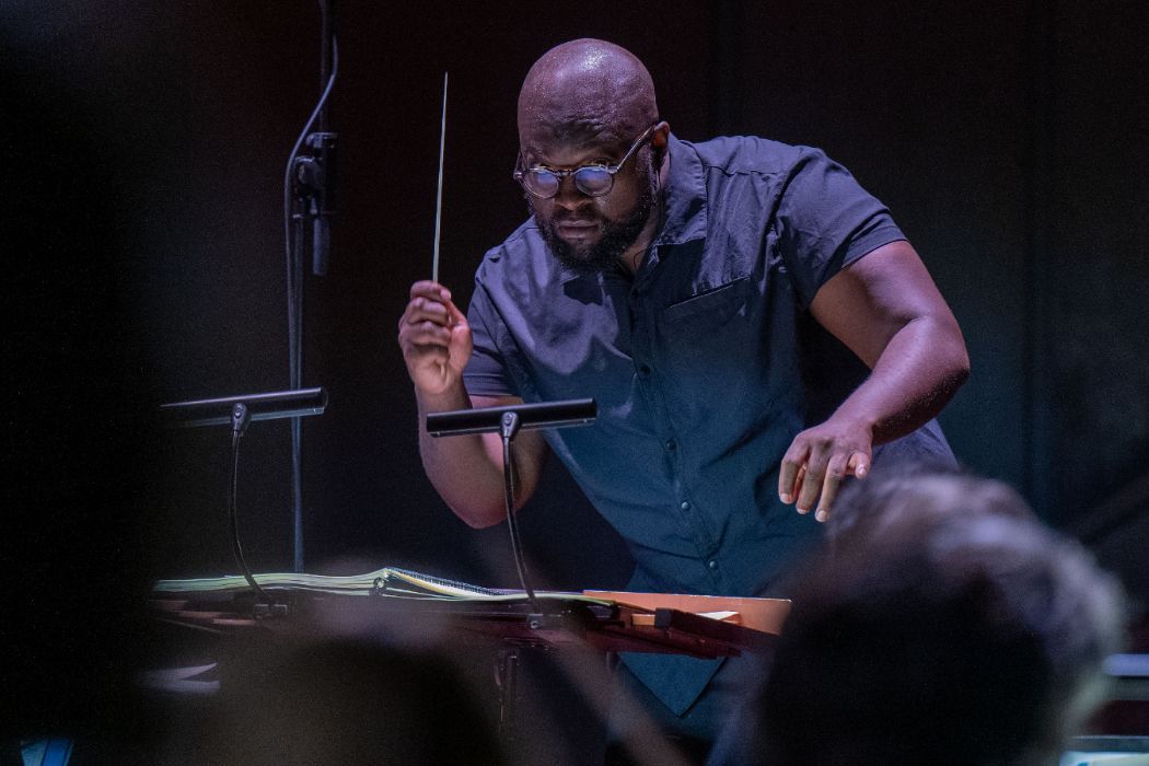 Vimbayi Kaziboni © Ensemble Modern | Wonge Bergmann