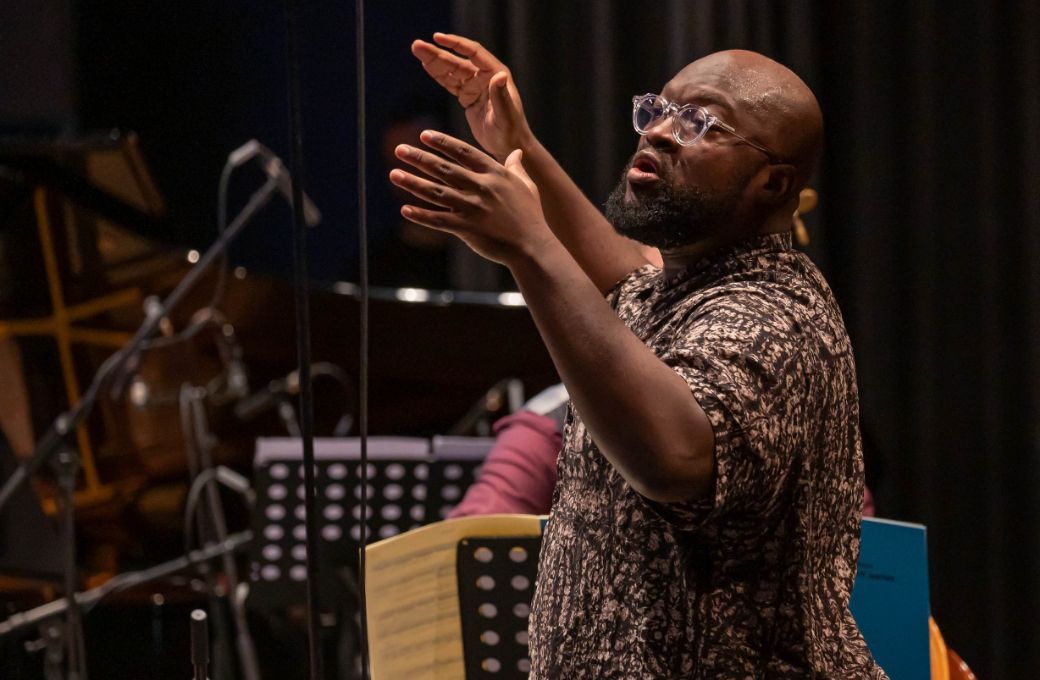 Vimbayi Kaziboni and Ensemble Modern at Donaueschingen 2022 © Heinz Bunse