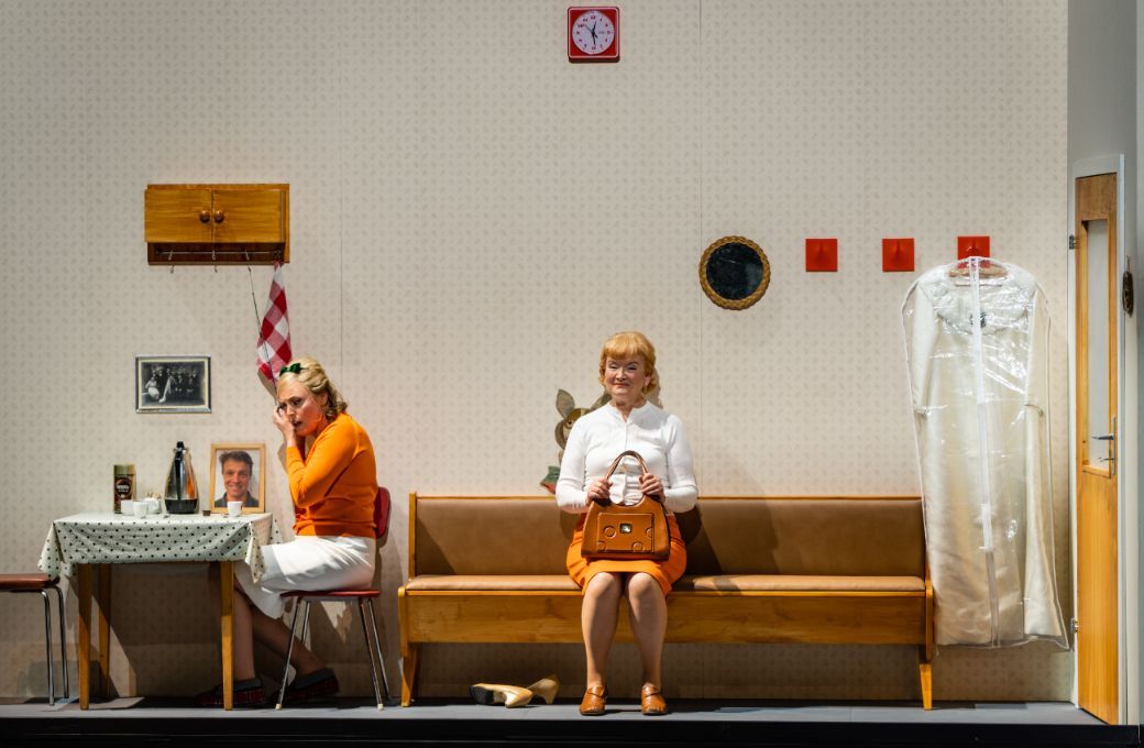 Nicole Chevalier (Agathe) et Rosemary Hardy (&Auml;nnchen) &copy; Ingo Hoehn