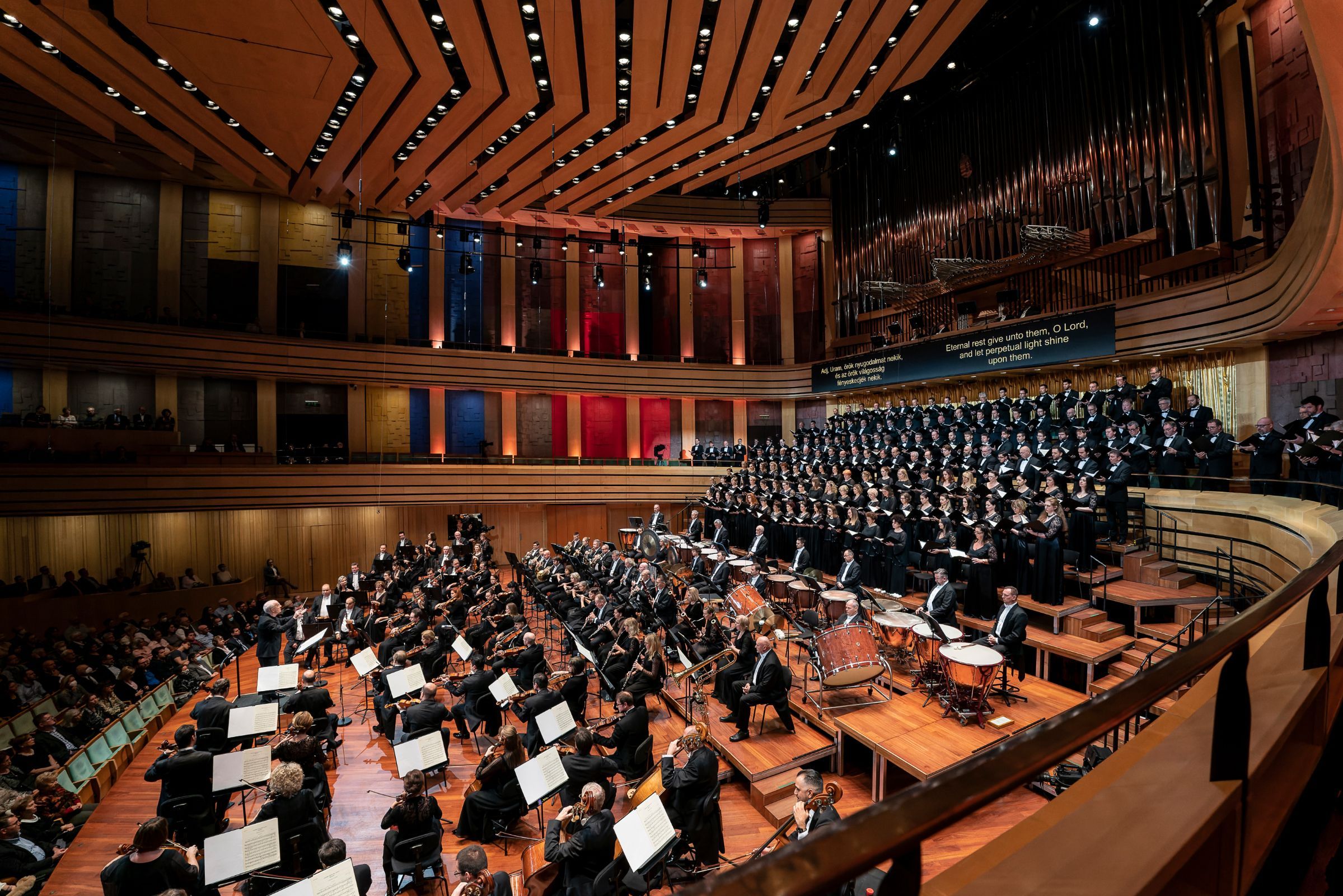 The Hungarian NPO, Honvéd Male Choir, Hungarian Radio and Hungarian National Choirs &copy; János Posztós, Müpa Budapest