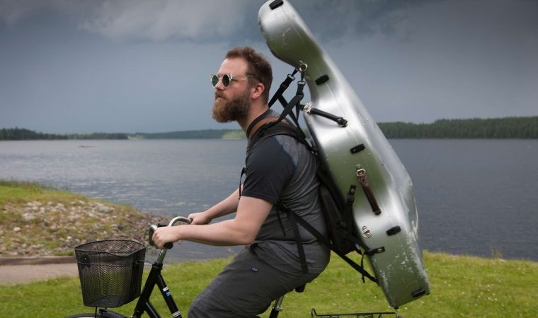 One of Kuhmo's cycling cellists © Stefan Bremer