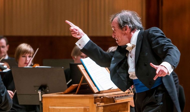 Lars Ulrik Mortensen conducting <i>Israel in Egypt</i>, 2016 © Christoffer Askman
