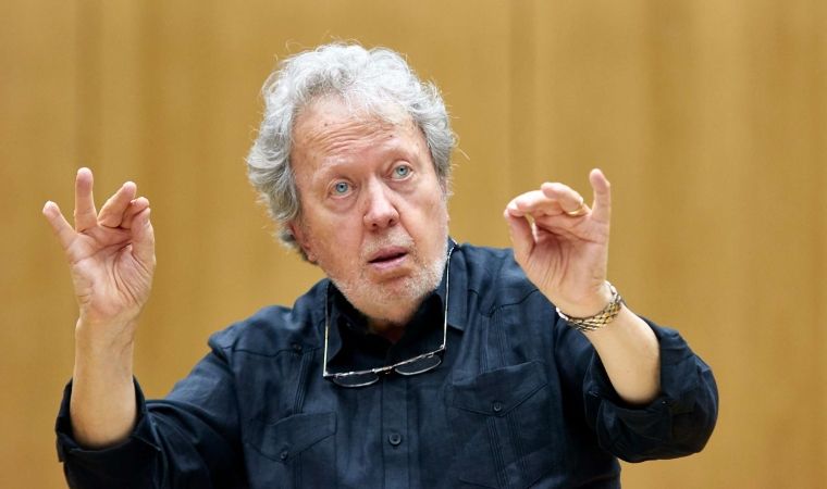 John Nelson rehearsing <i>Les Troyens</i> &copy; Gregory Massat