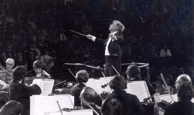 Leonard Bernstein conducting the LSO in Mahler 8 in the Royal Albert Hall, 1966 &copy; London Symphony Orchestra