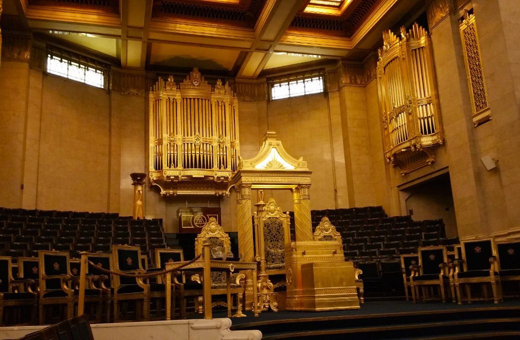 Grand Temple, Freemasons’ Hall © J Rennocks | Wikimedia Commons