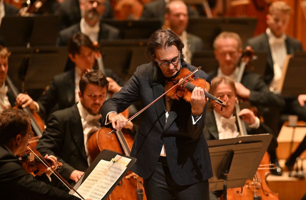 Leonidas Kavakos and the Royal Concertgebouw Orchestra © Mark Allan | Barbican