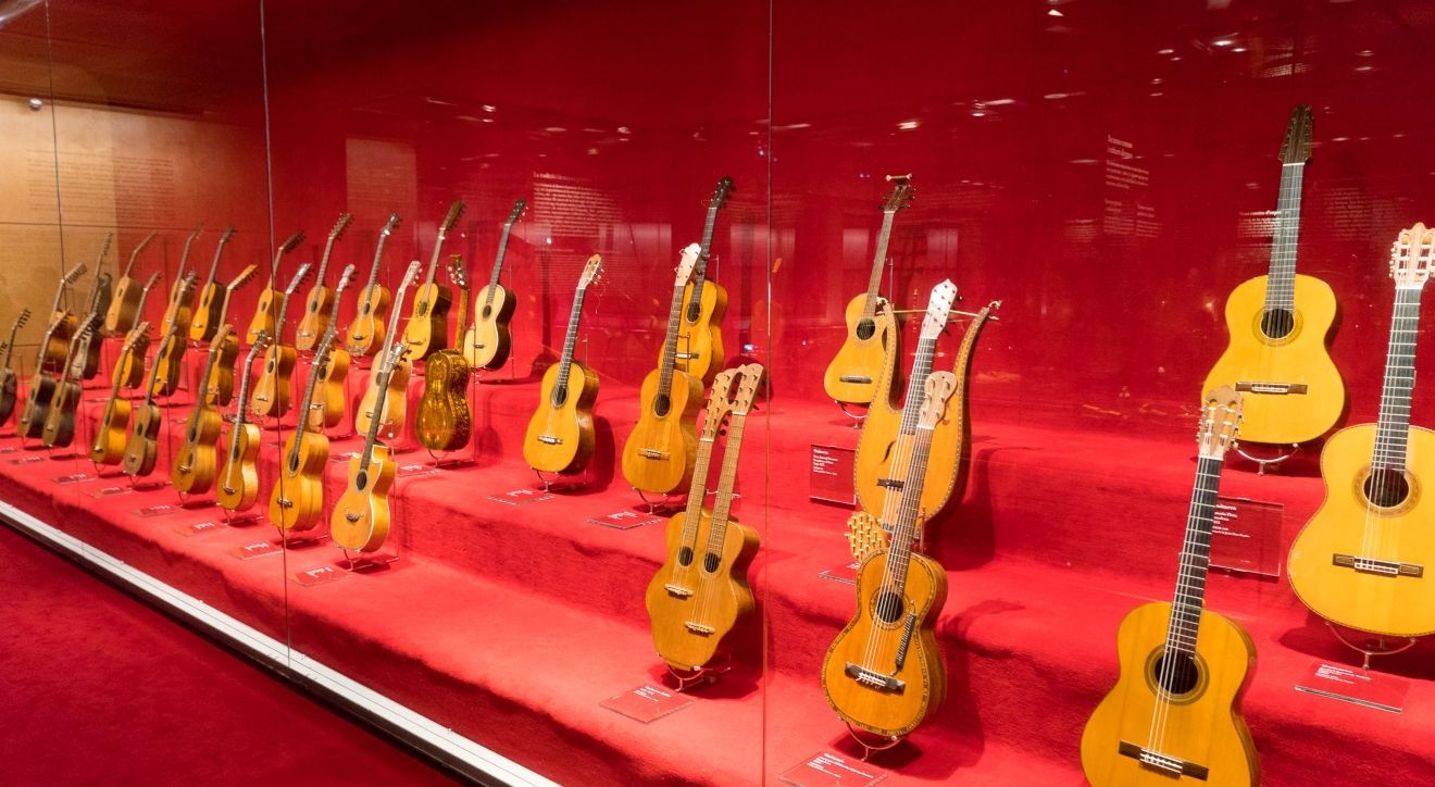 Guitar collection at the Museu de la Musica &copy; David Karlin